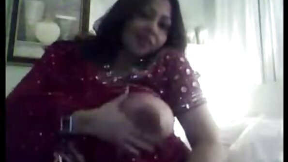 Busty MILF நினா எல்லேக்கு தன் வாயை எப்படி பயன்படுத்துவது என்று தெரியும்