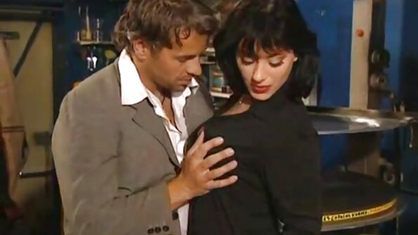 Lily Adams wird von Mandingo total misshandelt